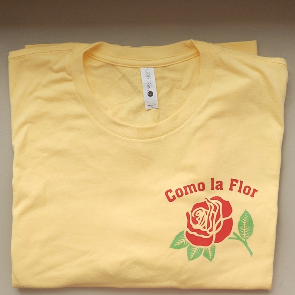 Como la Flor t-shirt